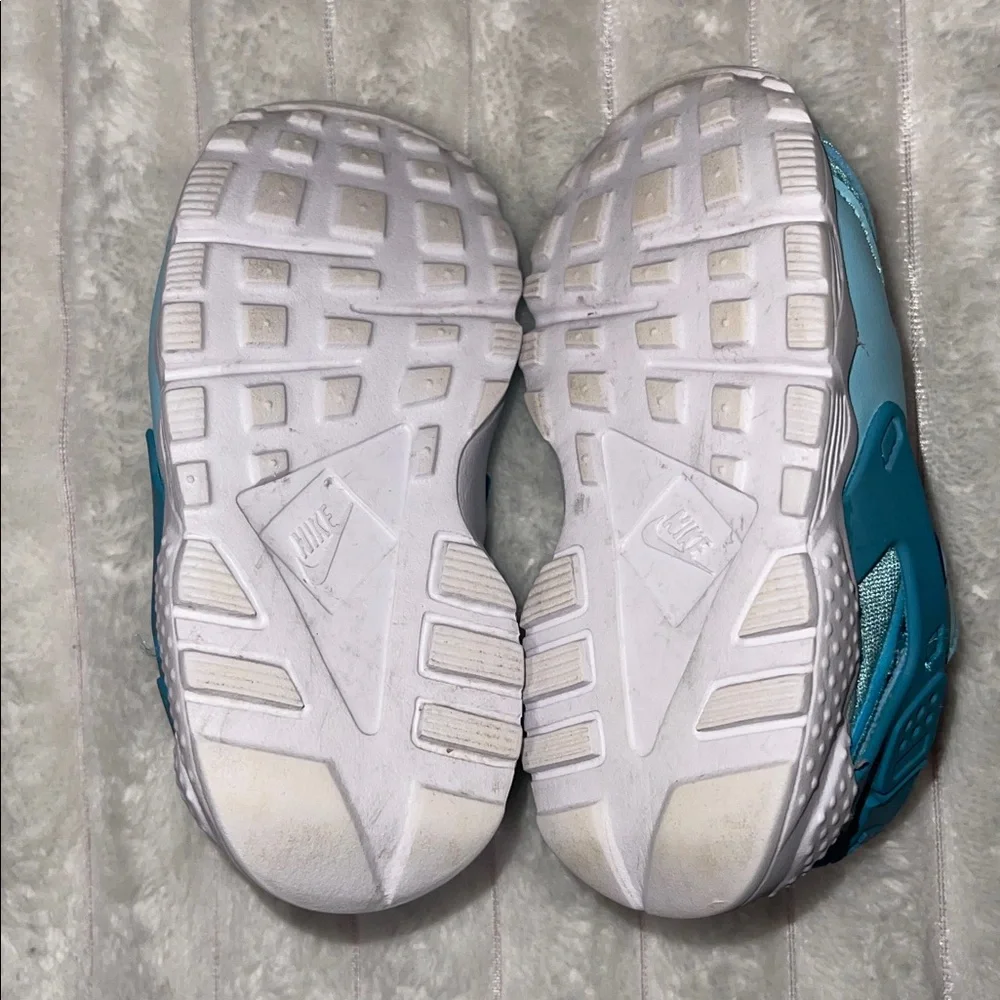 Nike Huarache | Size 6 Toddler
